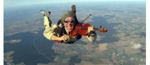 les Becs Bien Zen envoient un violoniste à 250 km/h en plein ciel !!
