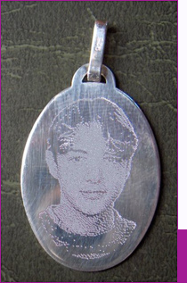 pendentif ovale