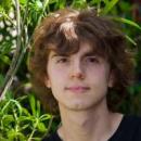 Etudiant polyvalent au bon contact avec enfants