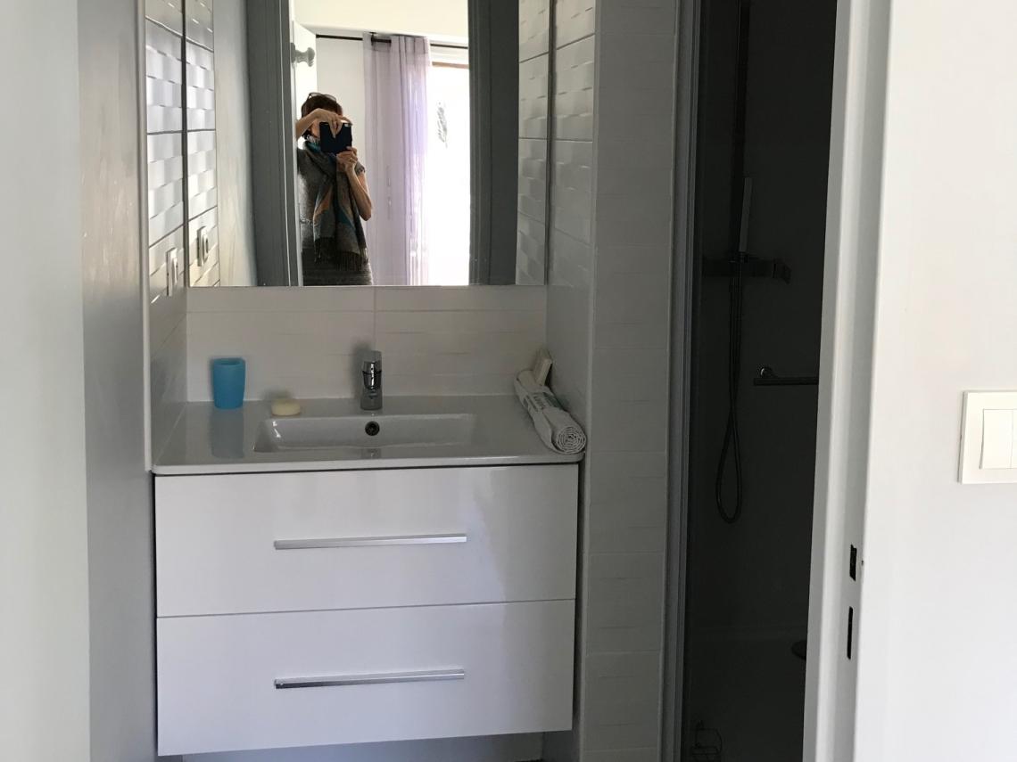 : Salle de bains avec douche et dressing attenants