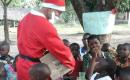  : Distribution des cadeaux aux enfants