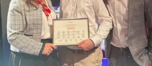 Deux diplômés d'Epitech récompensés aux IT Night 2025 pour leur solution de télétravail EPSEED
