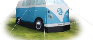 Pour camper de manière fun et décalée, la tente Combi Volkswagen assure un retour à la mode hippie !