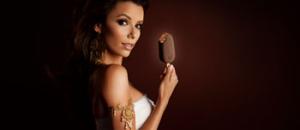 Eva Longoria égérie de Magnum