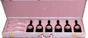 Karl Lagerfeld habille les bouteilles de Dom Pérignon