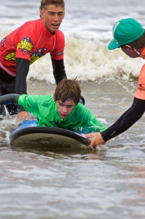 Les images du O'neill Out of the Bounds 2009 : le surf accessible aux non-voyants !