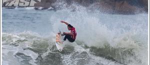 La bataille pour la qualification fait rage à la Hang Loose Santa Catarina