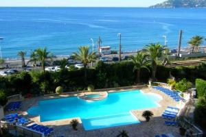 Cannes, superbe 2 pièces VUE EXCEPTIONNELLE MER, 50m du bord de mer, piscine