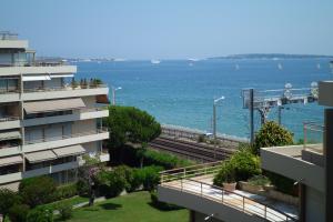 STUDIO BORD DE MER