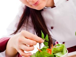  alt="Travailler dans la restauration : traiteur organisateur de réception"
