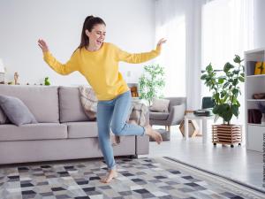  alt="Petit guide pratique des achats à réaliser pour bien équiper son premier logement étudiant"