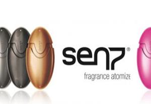  alt="Design de luxe et 100% pratique pour ce vaporisateur de parfum que l'on glisse facilement dans son sac"
