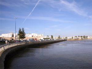  alt="Au Maroc, profitez d'un séjour sous le soleil et sur le thème du surf !"
