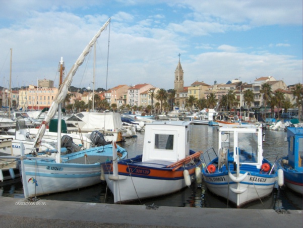 : Sanary - son Port - son Eglise...