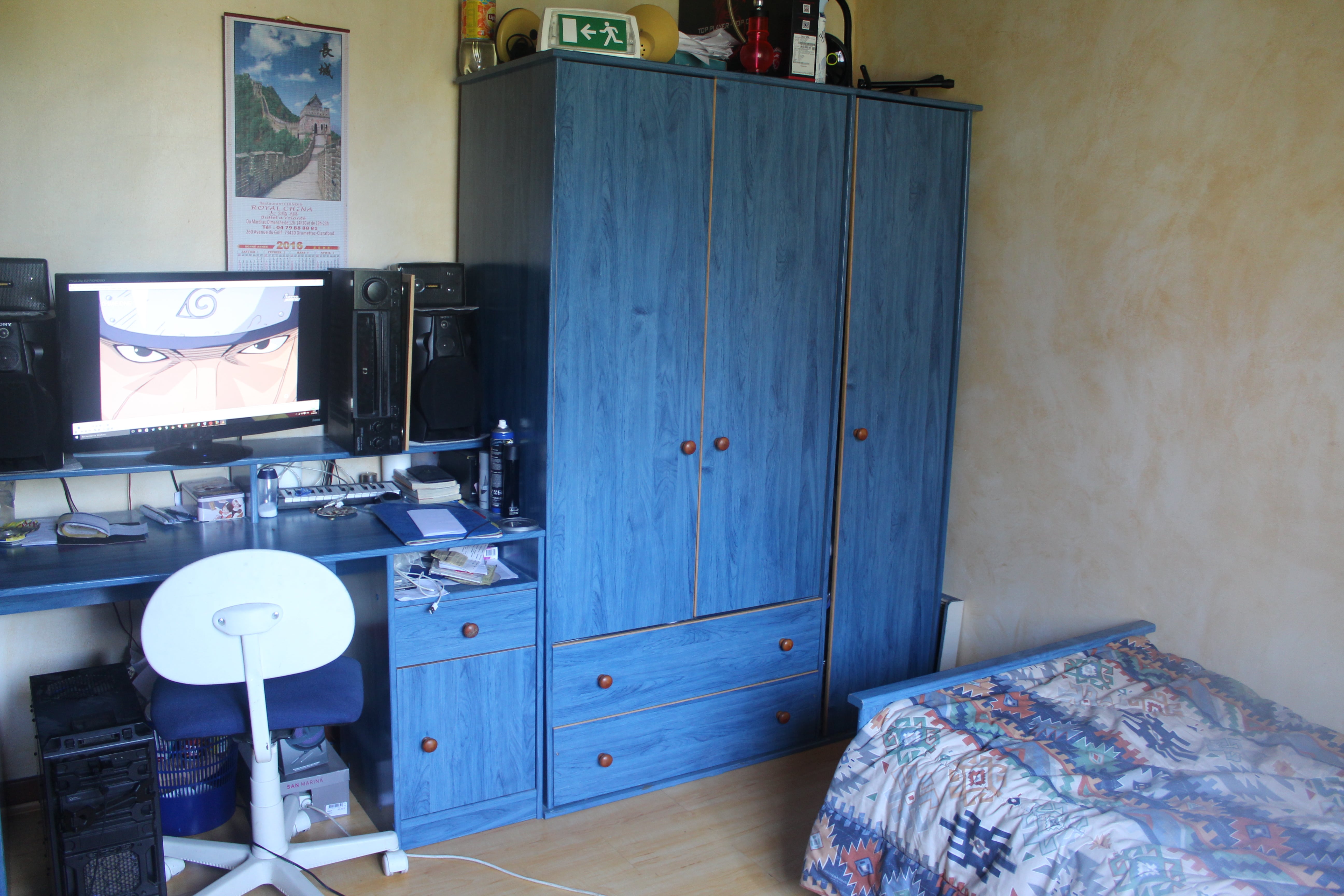 Chambre - 15 m2, 2 lits, pour chaque colocataire par lit -210 euros, ou chambre seule - 390 euros, charges comprises