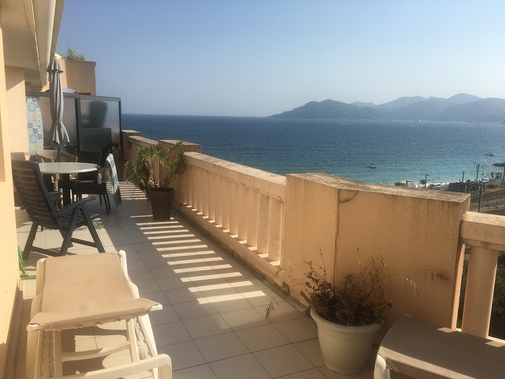 : Terrasse de 32m² avec vue mer panoramique